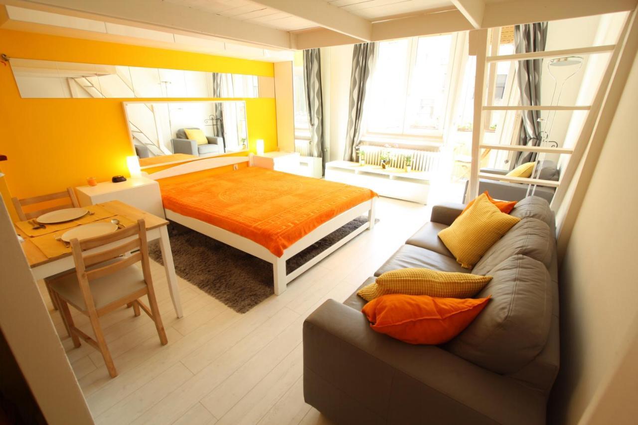 בודפשט Sunny Studio With Balcony In Party District מראה חיצוני תמונה