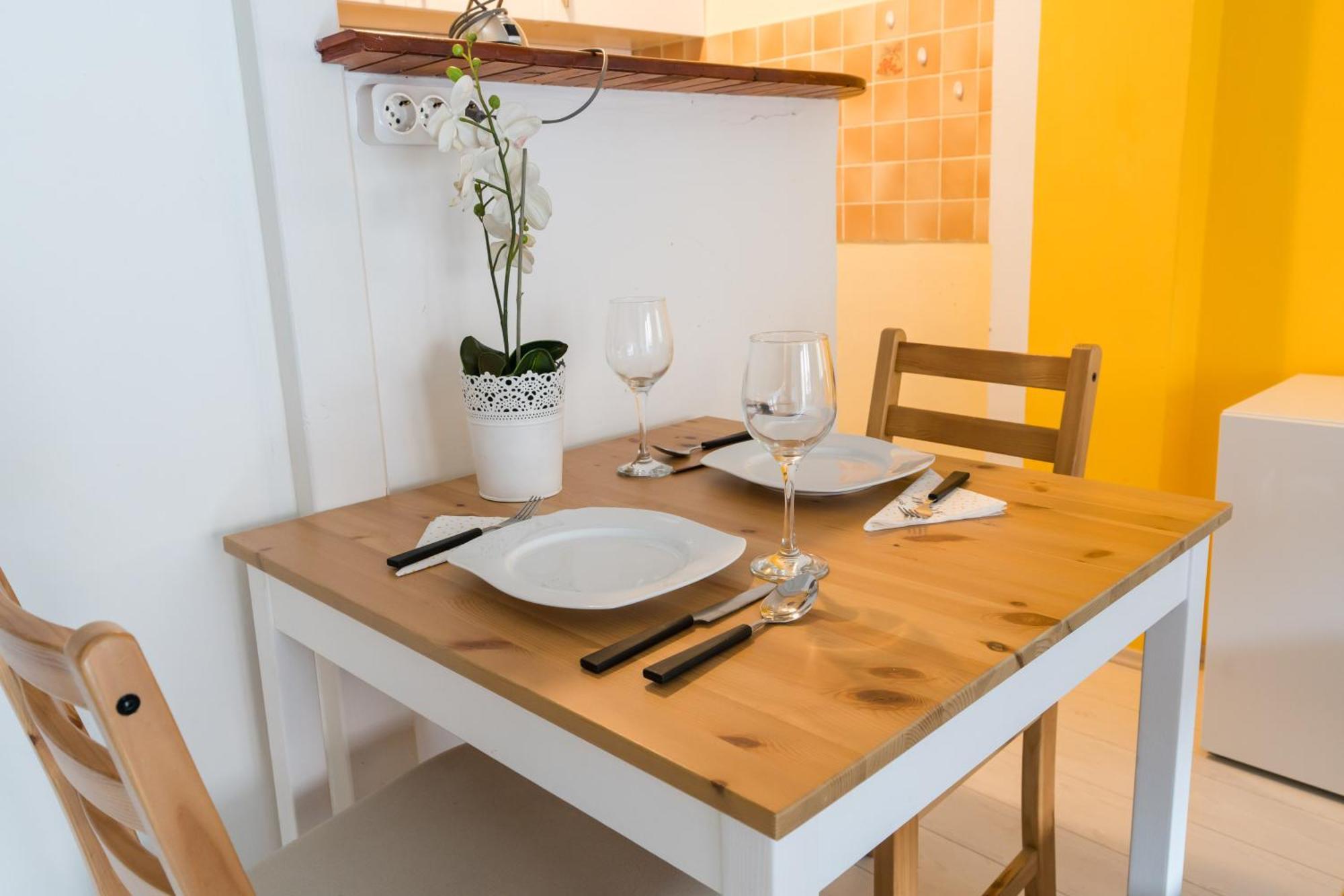 בודפשט Sunny Studio With Balcony In Party District מראה חיצוני תמונה